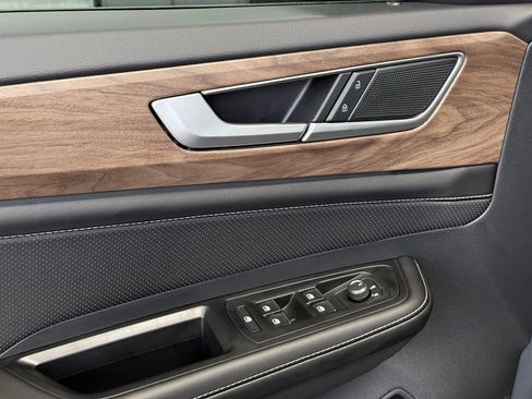 New 2026 Volkswagen Atlas SE FWD image 21