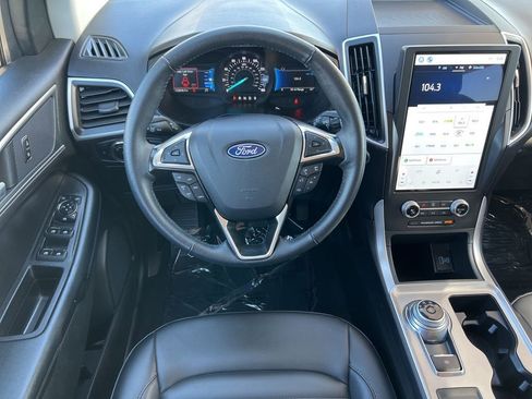 Used 2024 Ford Edge SEL image 16