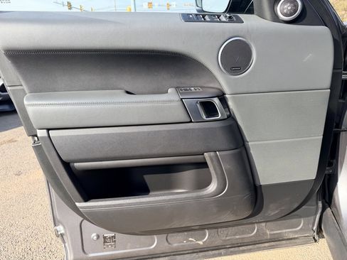 Used 2015 Land Rover Range Rover Sport SE image 11