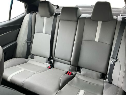 Used 2025 Toyota Camry SE image 13