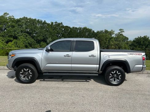 Certified 2021 Toyota Tacoma TRD Off-Road AWD/4WD image 3