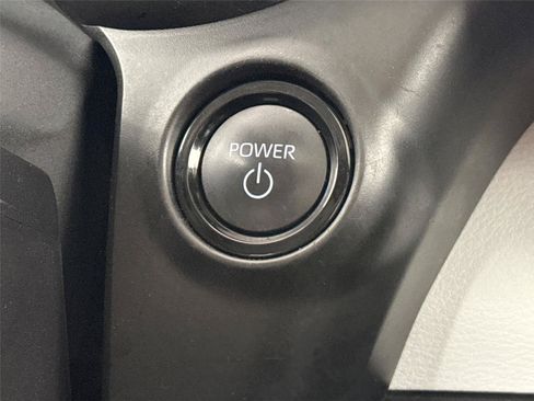 Certified 2025 Toyota Sienna XLE FWD image 22