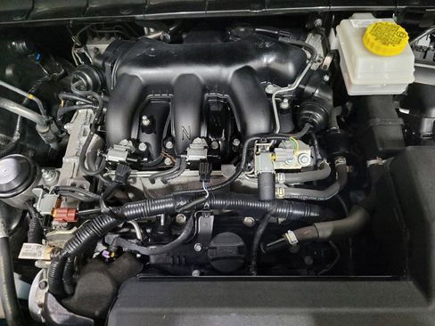 Used 2023 Nissan Pathfinder SV w/ SV Premium Package AWD/4WD image 30