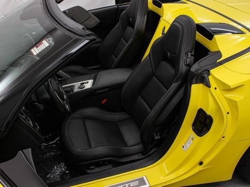 Used 2016 Chevrolet Corvette Stingray Convertible w/ 2LT Preferred Equipment Group RWD image 21