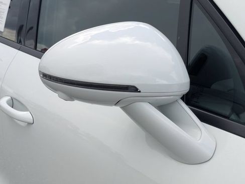 Used 2024 Porsche Macan AWD/4WD image 12