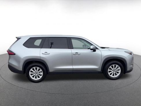 Used 2025 Toyota Grand Highlander FWD image 16