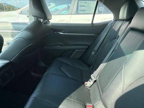 Used 2022 Toyota Camry XLE FWD image 8