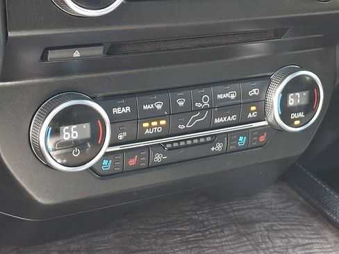 Used 2018 Ford Expedition Limited w/ Equipment Group 301A AWD/4WD image 18