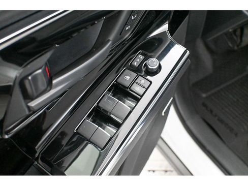 Used 2023 Subaru Solterra AWD image 31