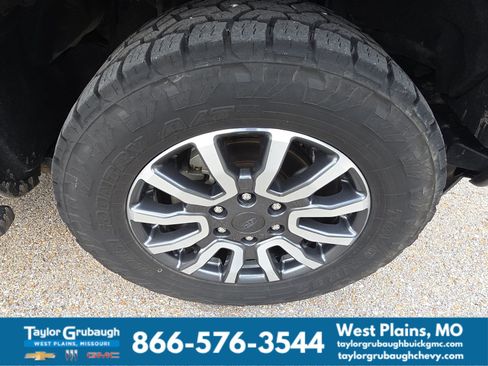Used 2019 Ford Ranger XLT w/ Equipment Group 302A Luxury AWD/4WD image 11
