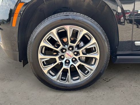 Used 2026 GMC Yukon XL Denali w/ Sun & Power Step Package AWD/4WD image 9