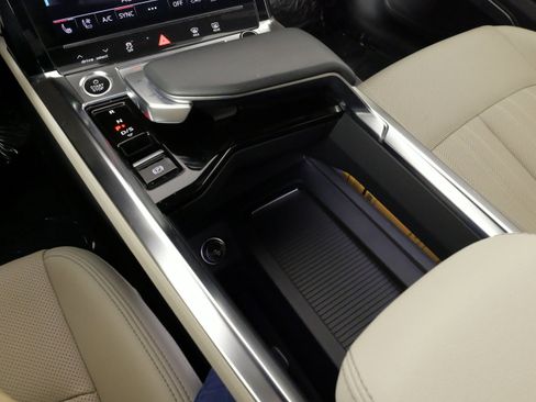 Used 2024 Audi Q8 e-tron Premium Plus w/ Premium Plus Package AWD/4WD image 60