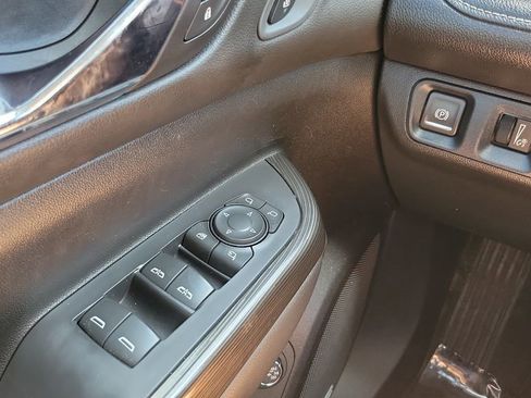 Used 2021 GMC Acadia SLT w/ Technology Package image 32