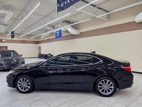Used 2018 Acura TLX w/ Technology Package FWD image 9