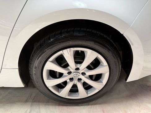 Used 2022 Toyota Corolla LE FWD image 34