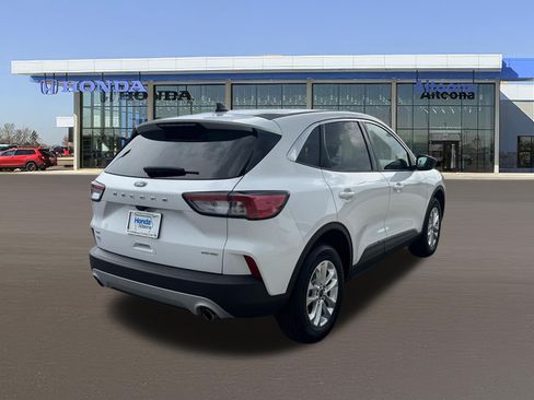 Used 2022 Ford Escape SE w/ Cold Weather Package AWD/4WD image 5