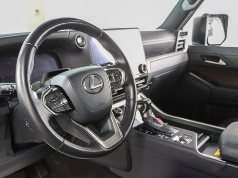 Used 2024 Lexus GX 550 w/ Accessory Package (Z1) AWD/4WD image 24