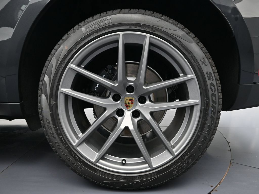 Certified 2026 Porsche Macan AWD/4WD image 26
