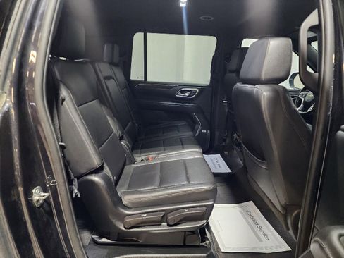 Used 2024 Chevrolet Suburban LT image 14