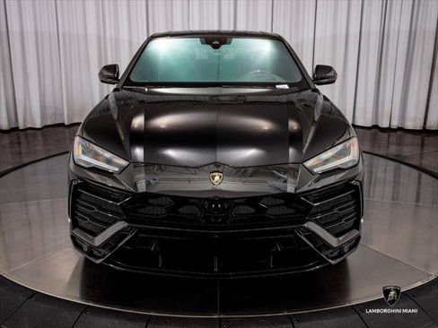 Used 2019 Lamborghini Urus AWD/4WD image 3