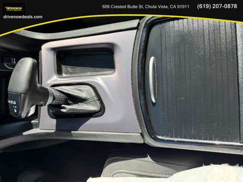 Used 2019 Dodge Charger SXT w/ Plus Group RWD image 23