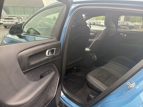 Used 2023 Volvo C40 P8 Recharge Ultimate AWD/4WD image 7