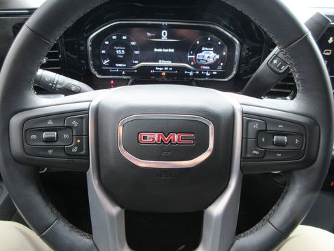 Certified 2025 GMC Sierra 1500 Elevation image 29