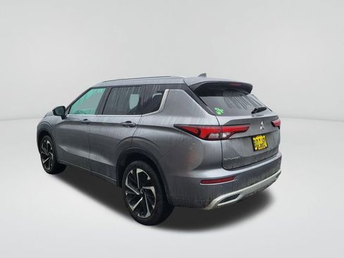 Used 2023 Mitsubishi Outlander SEL image 3