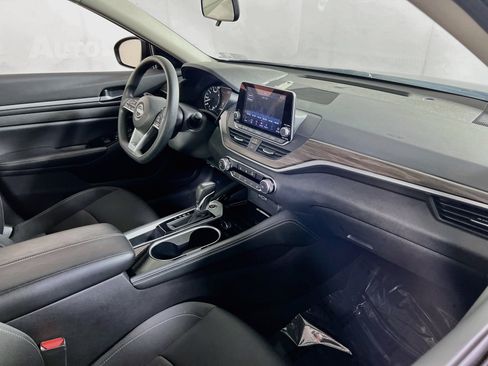 Used 2023 Nissan Altima 2.5 SV FWD image 26