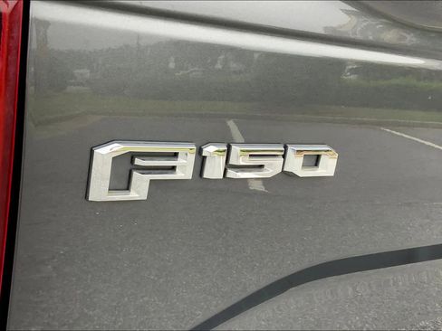 Used 2015 Ford F150 XLT w/ Equipment Group 302A Luxury AWD/4WD image 9