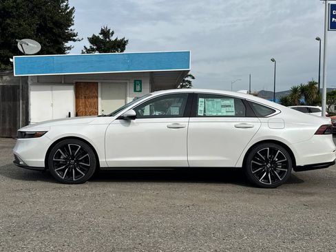 New 2026 Honda Accord Touring image 7