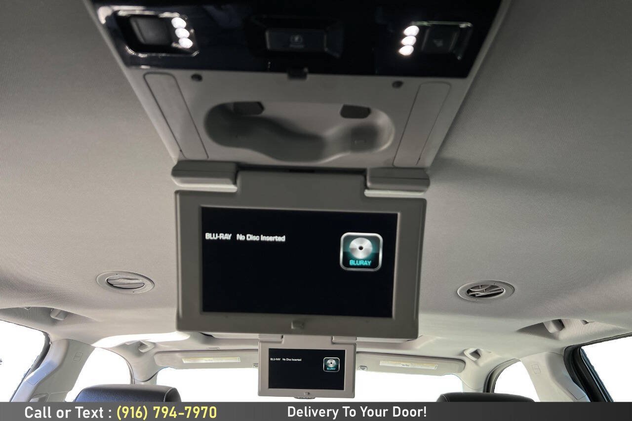 Used 2015 Chevrolet Suburban LT AWD/4WD image 22