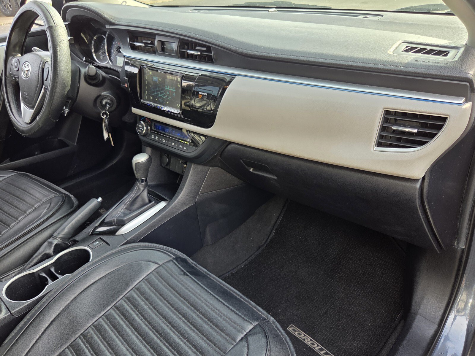 Used 2016 Toyota Corolla LE FWD image 17