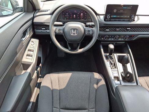 Used 2023 Honda Accord EX image 9