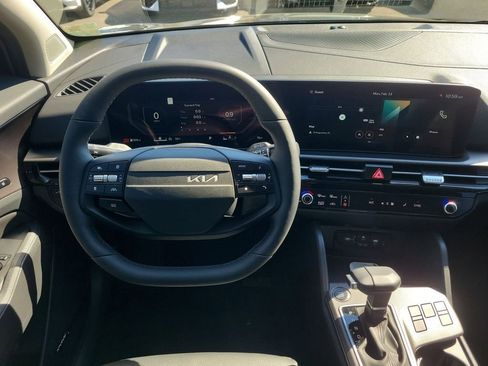 New 2026 Kia Sportage SX FWD image 19