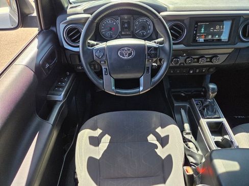 Used 2019 Toyota Tacoma TRD Off-Road w/ Technology Package AWD/4WD image 16