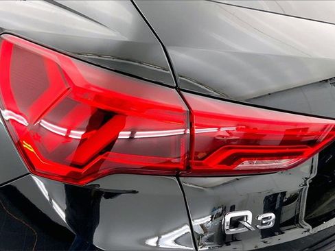 Certified 2024 Audi Q3 2.0T Premium Plus image 29