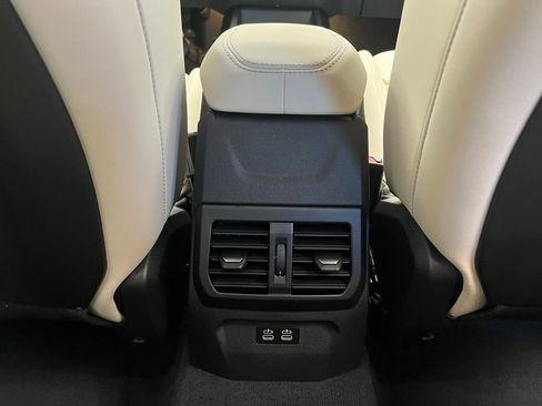 Used 2026 BMW 228i w/ Technology Package image 9