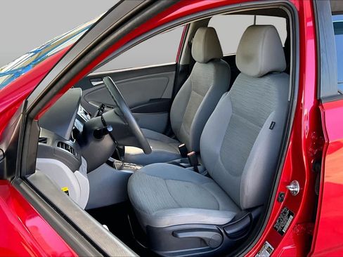 Used 2016 Hyundai Accent SE FWD image 8