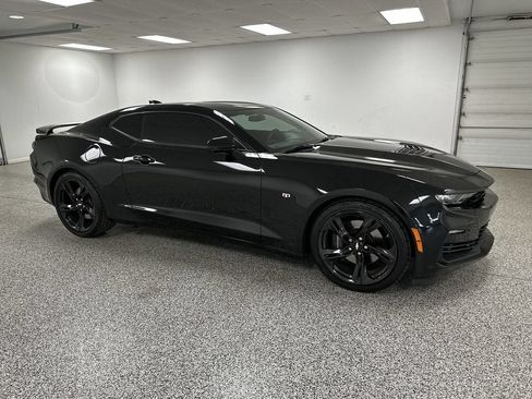 Used 2019 Chevrolet Camaro SS RWD image 2