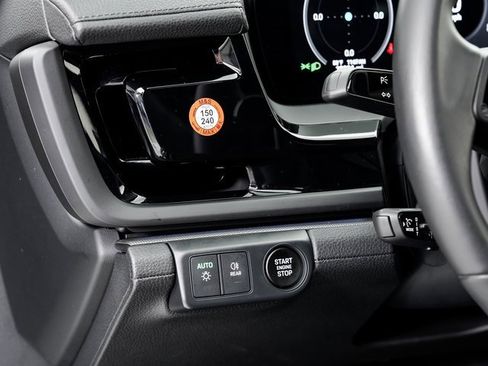 Certified 2025 Porsche Panamera 4 image 11