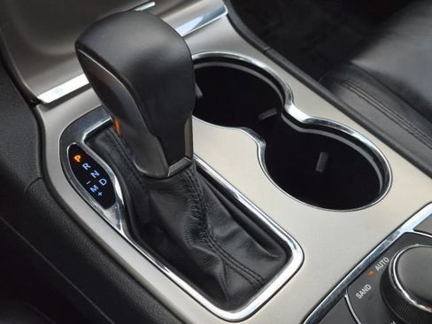 Used 2018 Jeep Grand Cherokee Limited AWD/4WD image 26