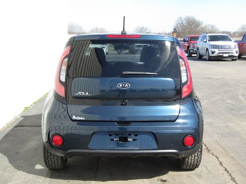 Used 2018 Kia Soul + image 4
