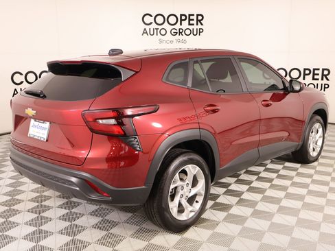 Used 2025 Chevrolet Trax LS w/ LS Convenience Package image 20