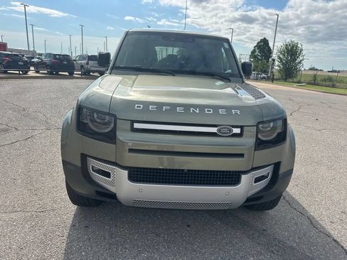 Used 2025 Land Rover Defender 110 S AWD/4WD image 8