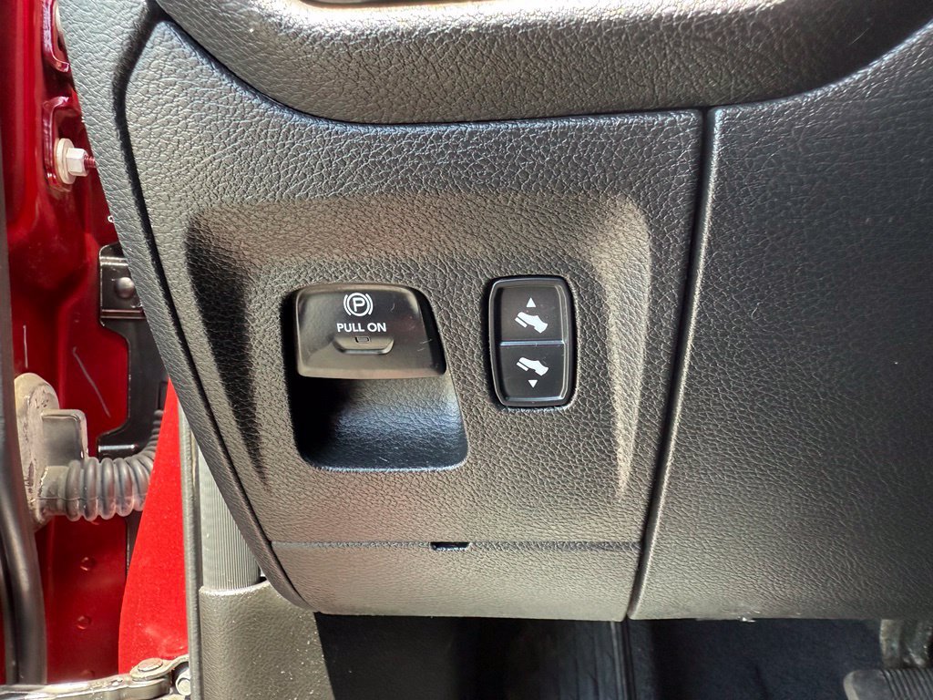 Used 2025 RAM 1500 Big Horn AWD/4WD image 30