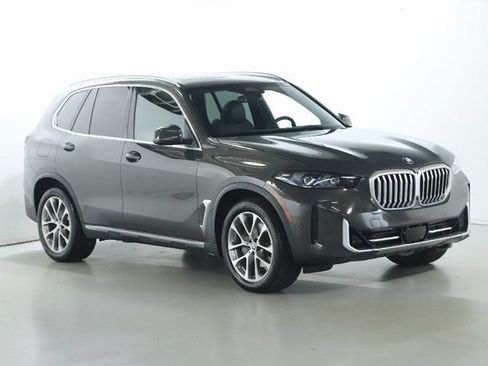 Used 2024 BMW X5 xDrive40i w/ Premium Package AWD/4WD image 10