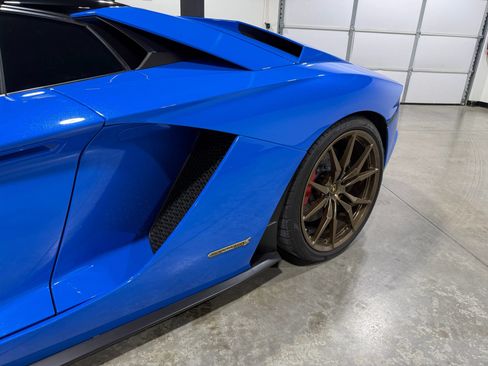 Used 2018 Lamborghini Aventador S AWD/4WD image 36