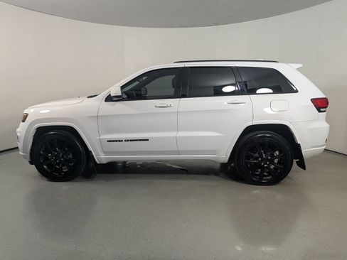 Used 2019 Jeep Grand Cherokee Altitude RWD image 4