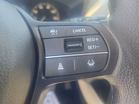 Used 2025 Honda HR-V LX image 6